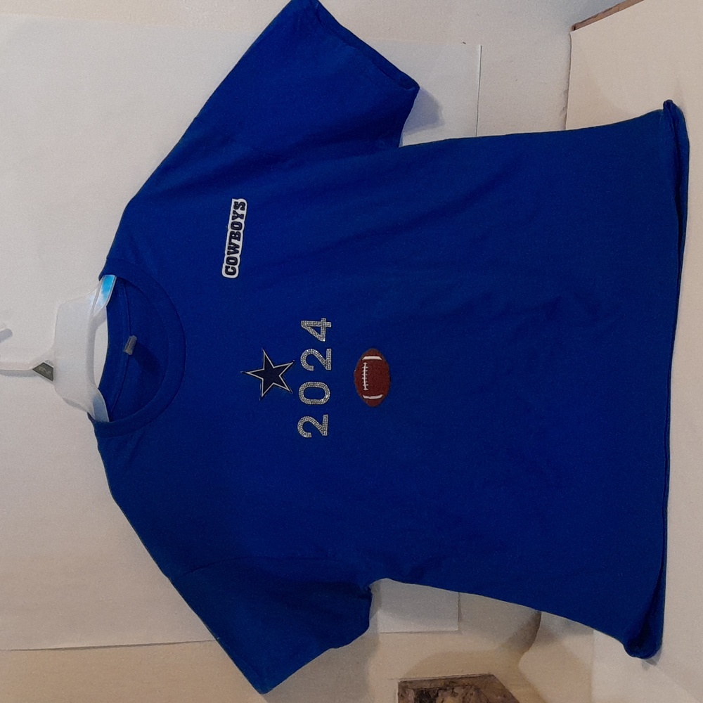A royal blue T-shirt.